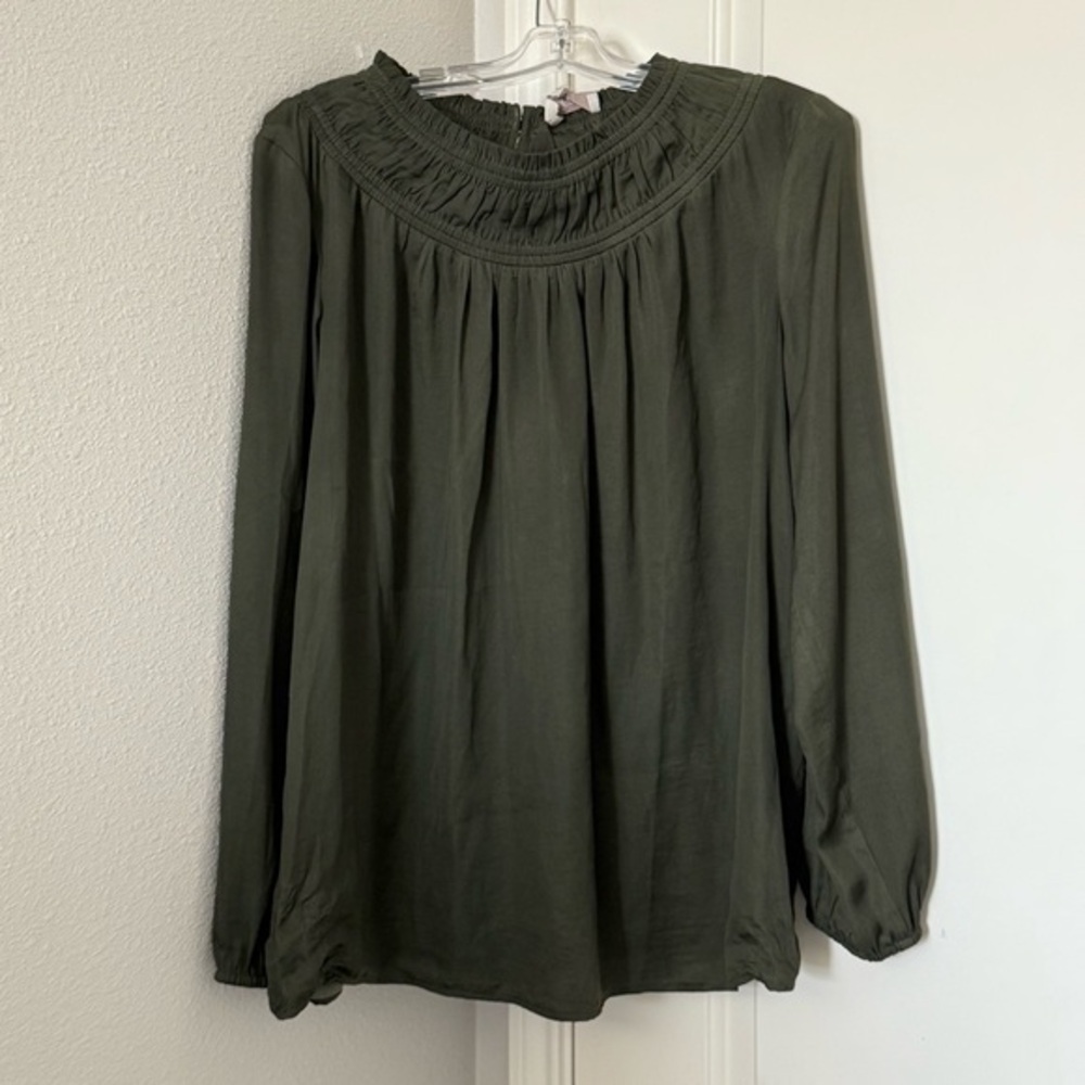 LOFT Olive Green Smocked Long Sleeve Blouse Size Large Flowy Fall Top - Picture 4 of 9
